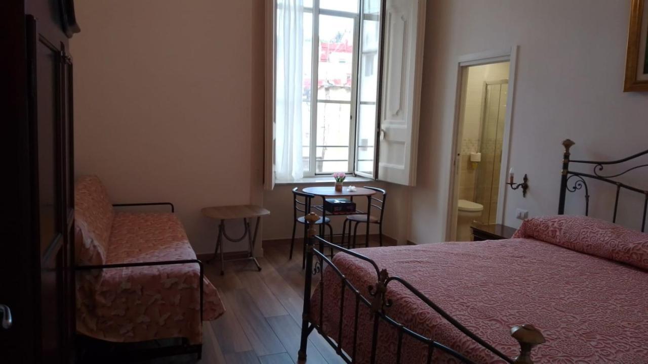 B&B Palazzo Sersale Napoli Ngoại thất bức ảnh