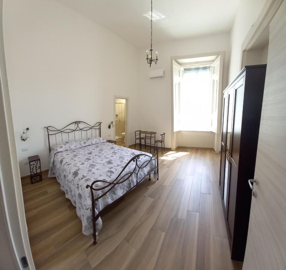 B&B Palazzo Sersale Napoli Ngoại thất bức ảnh