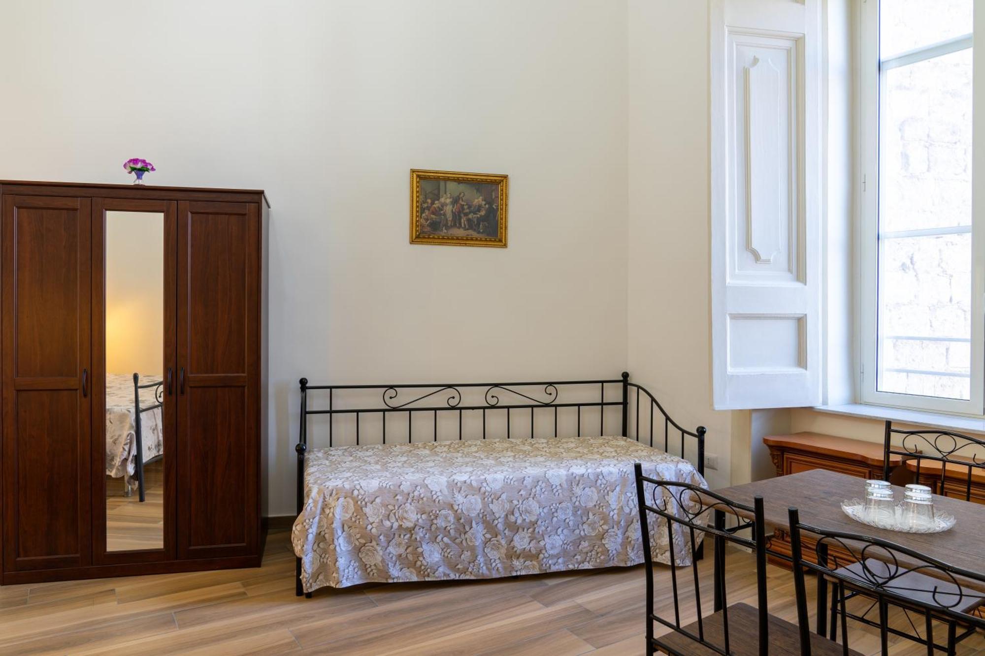 B&B Palazzo Sersale Napoli Ngoại thất bức ảnh