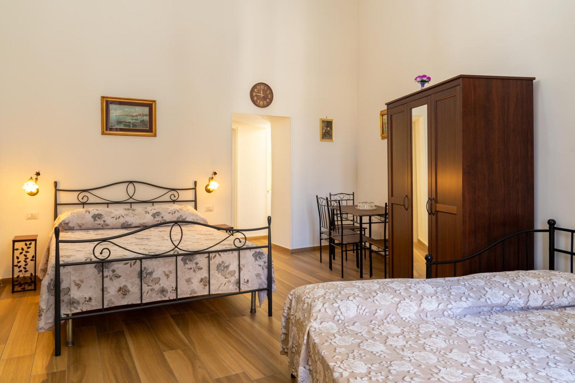 B&B Palazzo Sersale Napoli Ngoại thất bức ảnh